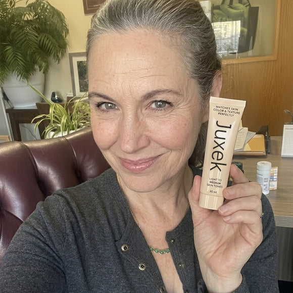 Juxek™ - Color Changing Foundation
